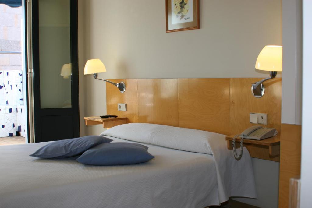Hotel Rambla Figueres Номер фото