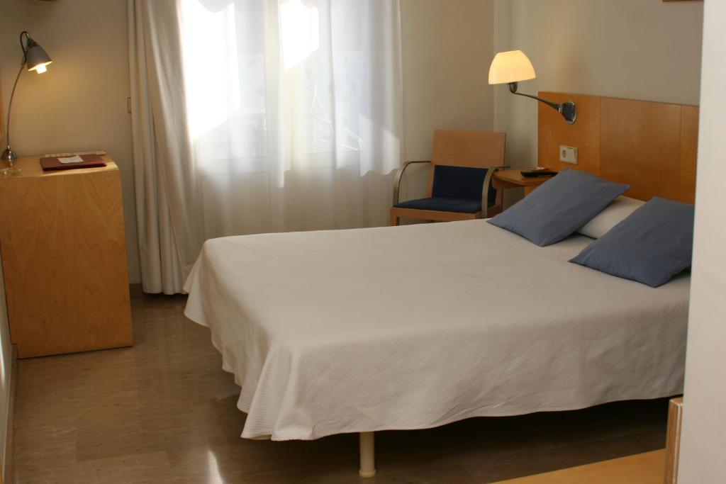 Hotel Rambla Figueres Номер фото
