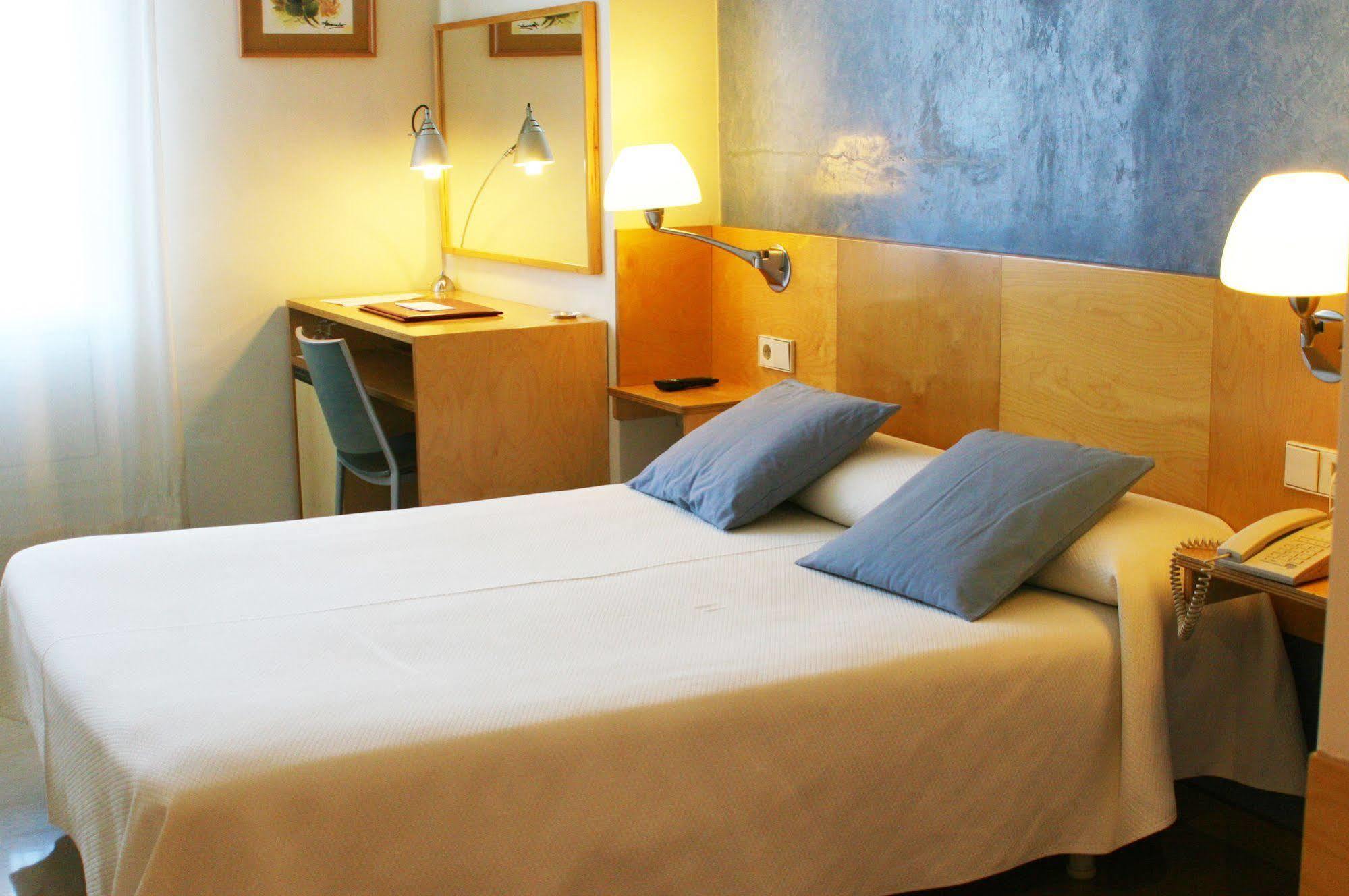 Hotel Rambla Figueres Экстерьер фото