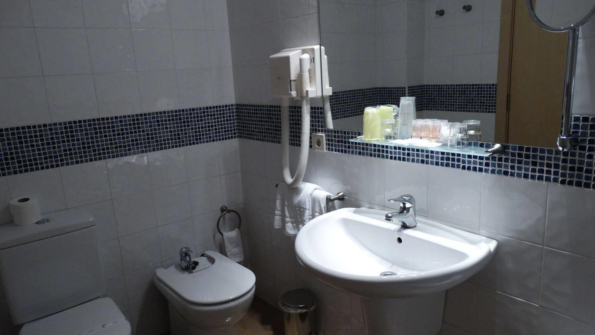 Hotel Rambla Figueres Экстерьер фото