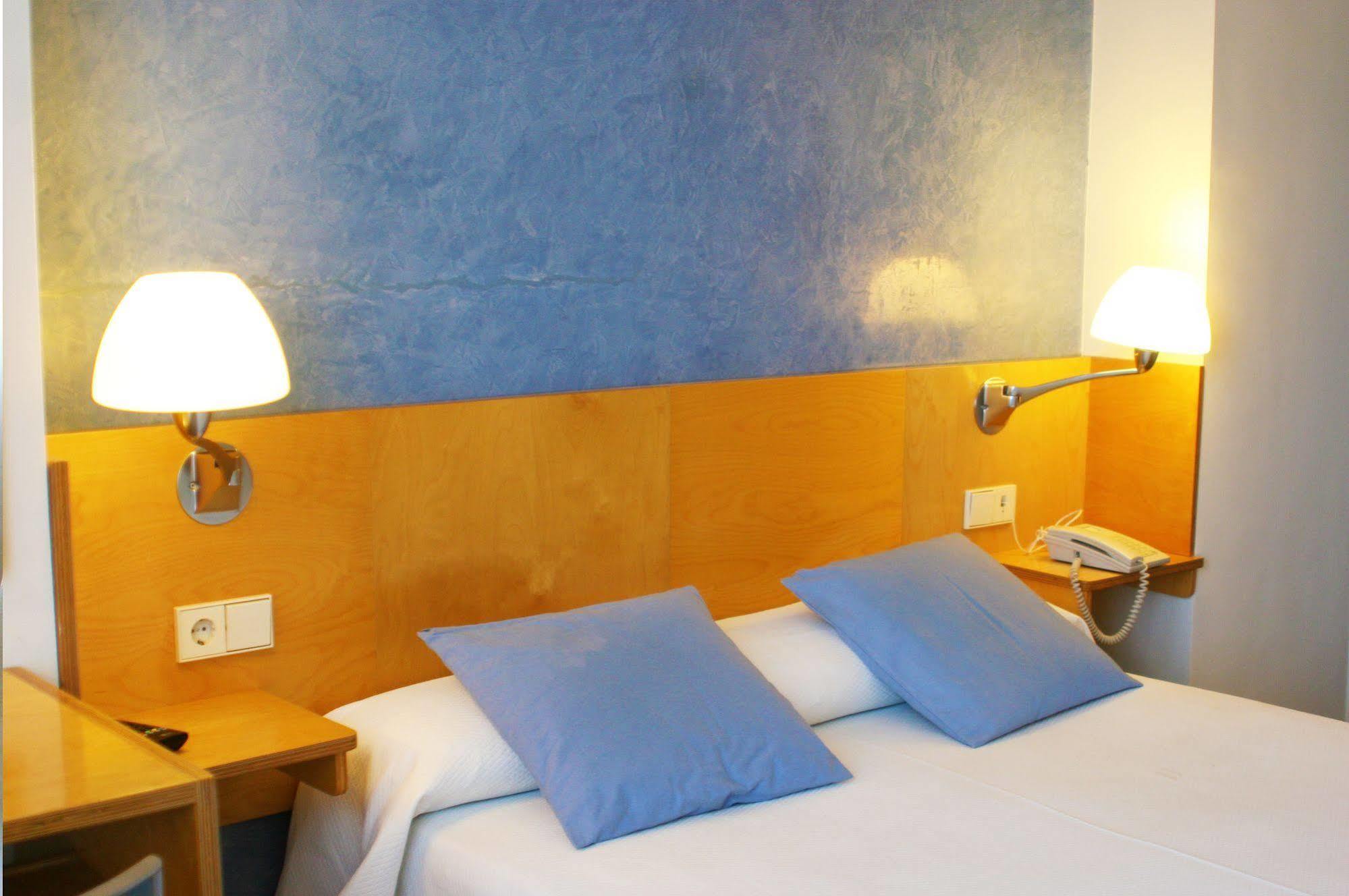 Hotel Rambla Figueres Экстерьер фото